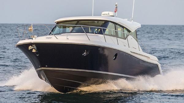 Tiara Yachts C39 Coupe 