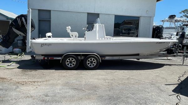 Yellowfin 24 Bay 