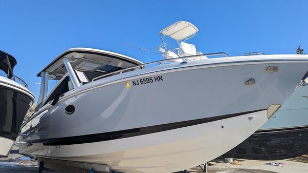 Chaparral 300 OSX