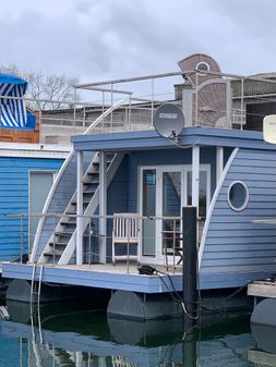 Houseboat Hausboot image