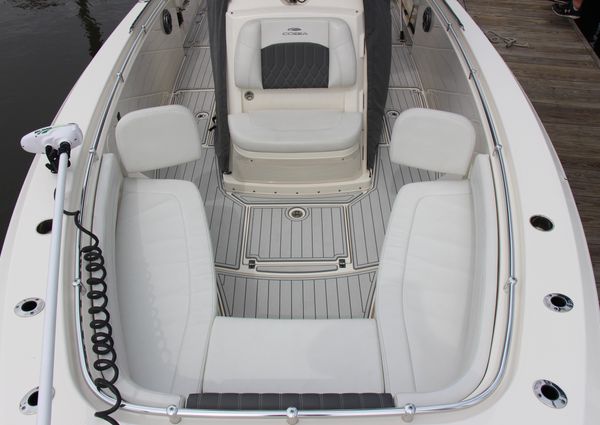 Cobia 301-CENTER-CONSOLE image