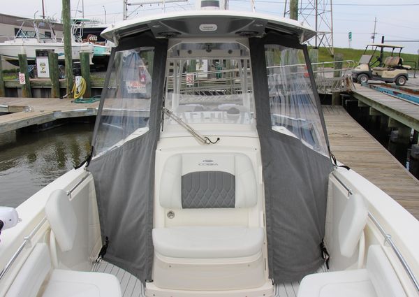 Cobia 301-CENTER-CONSOLE image