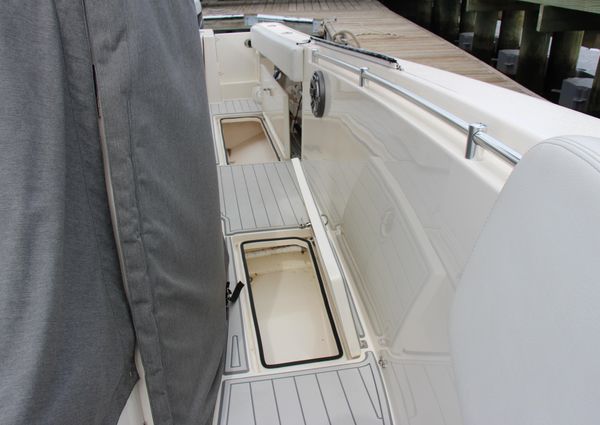 Cobia 301-CENTER-CONSOLE image