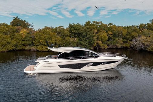 Sunseeker Predator 65 image