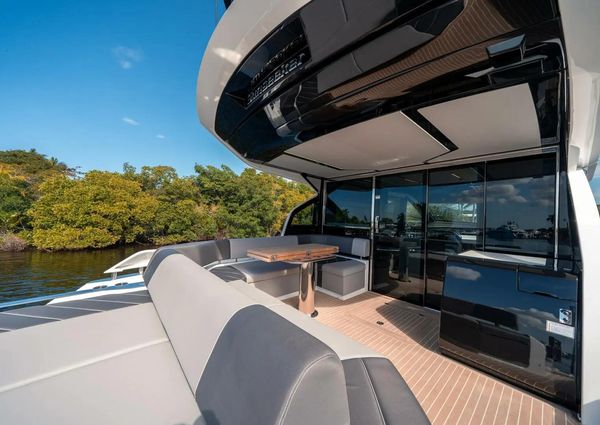 Sunseeker Predator 65 image