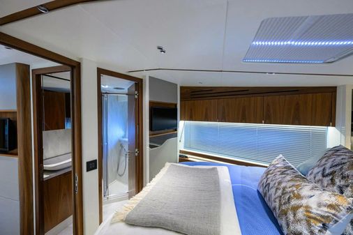 Sunseeker Predator 60 EVO image