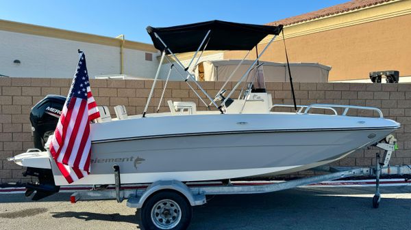 Bayliner Element F18