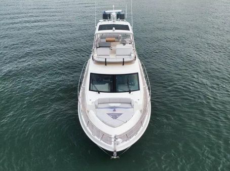 Sea Ray L550 Fly image