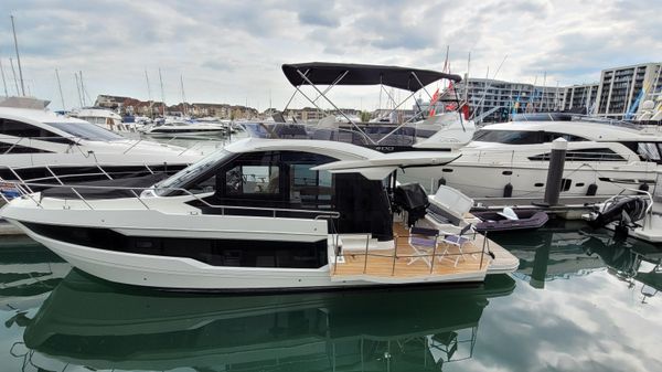 Galeon 400 Fly