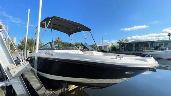 Sea Ray SPX 210 OB 