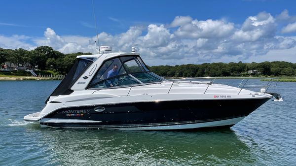 Monterey 335 Sport Yacht