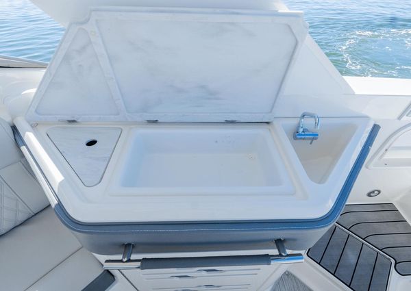 Sea Ray 310 SLX OB image