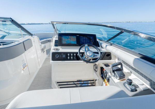 Sea Ray 310 SLX OB image