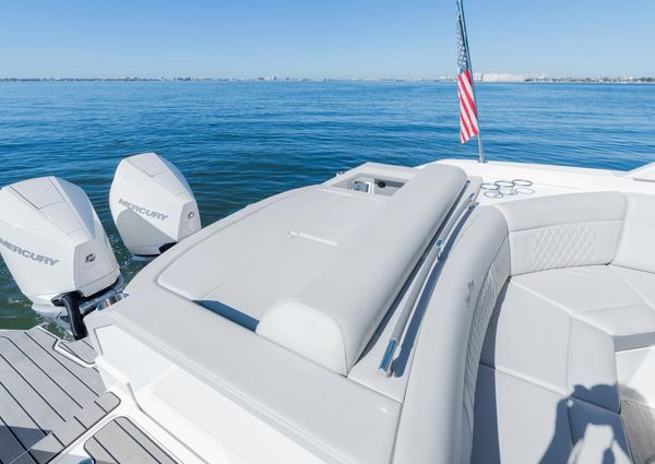 Sea Ray 310 SLX OB image