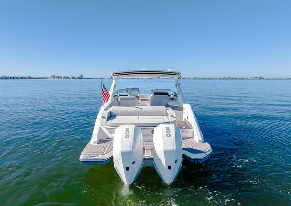 Sea Ray 310 SLX OB image