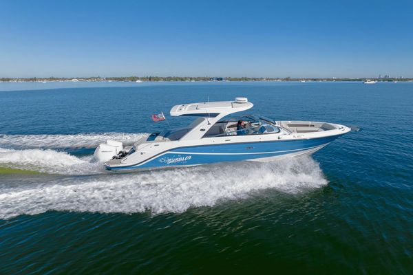 Sea Ray 310 SLX OB - main image