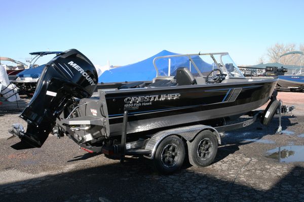 Crestliner 1950 Fish Hawk WT - main image