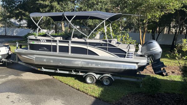 Bennington SX21 Tri Toon Salt Water