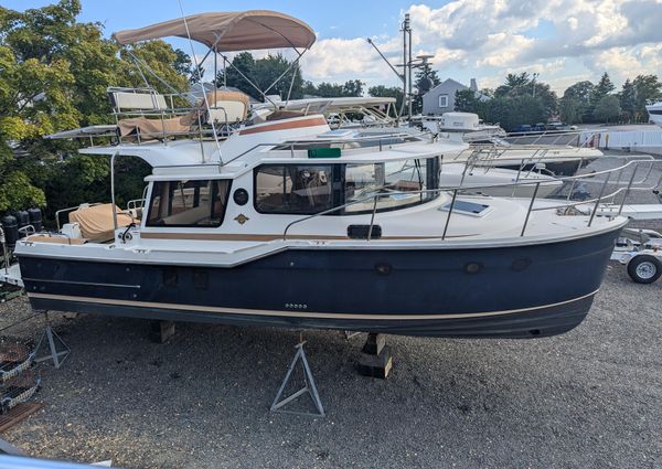 Ranger Tugs R-298 image