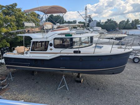 Ranger Tugs R-298 image