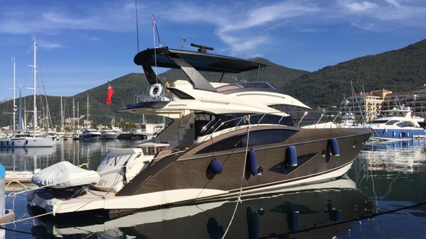 Marquis 630 Sport Yacht