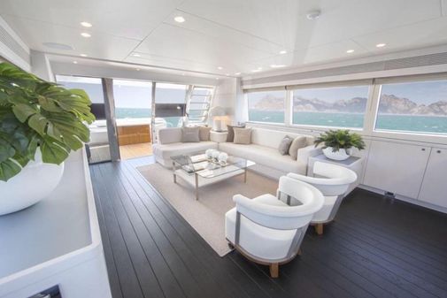 Van der Valk Raised Pilothouse 26m image