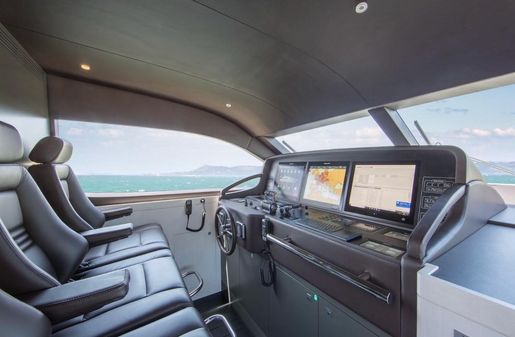 Van der Valk Raised Pilothouse 26m image