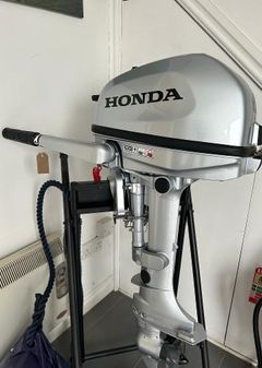 Honda BF6 SHNU Engine image