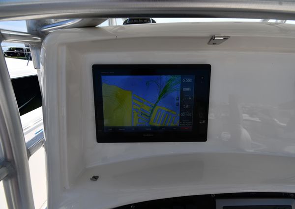 Boston-whaler 320-OUTRAGE image