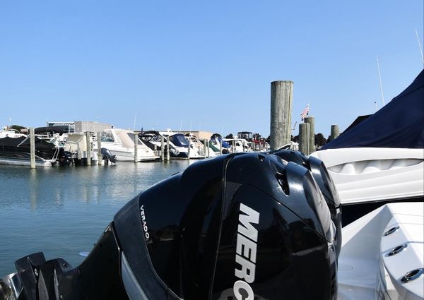 Boston-whaler 320-OUTRAGE image