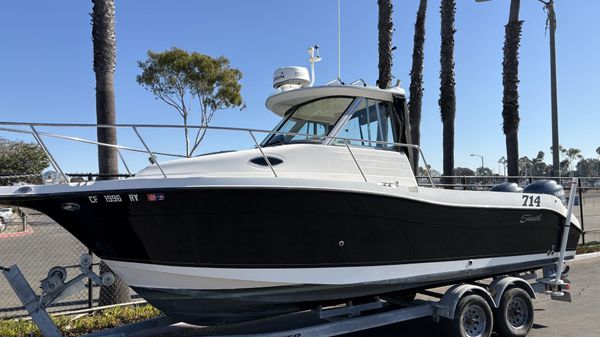 Seaswirl Striper 2601 Walkaround O/B 