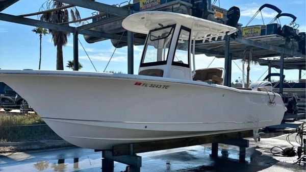 Sea Hunt Ultra 239 SE 