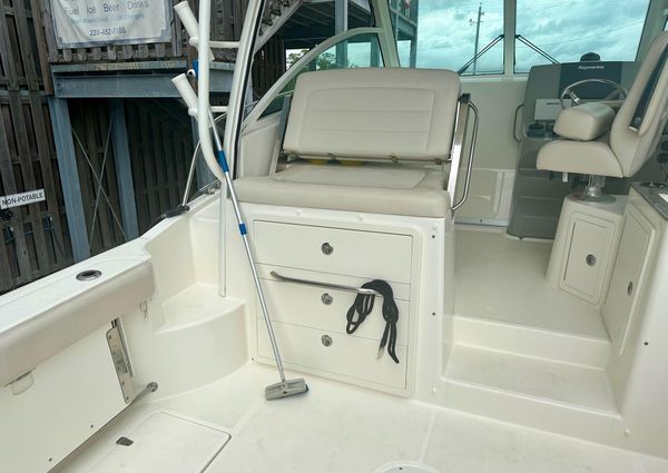 Boston-whaler 315-CONQUEST image