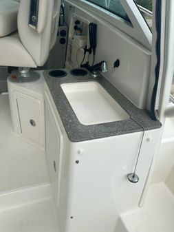 Boston-whaler 315-CONQUEST image