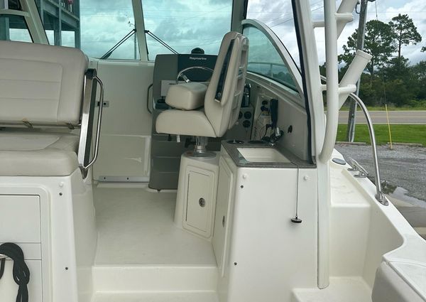 Boston-whaler 315-CONQUEST image