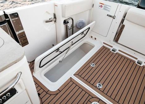 Boston Whaler 320 Vantage image