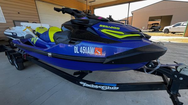 Sea-Doo Wake Pro 230 image