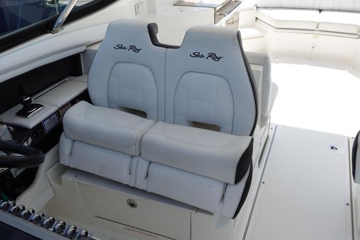 Sea Ray 350 SLX image