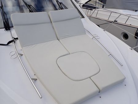 Sea Ray 510 Fly image