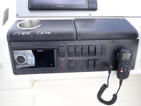 Sea Ray 510 Fly image