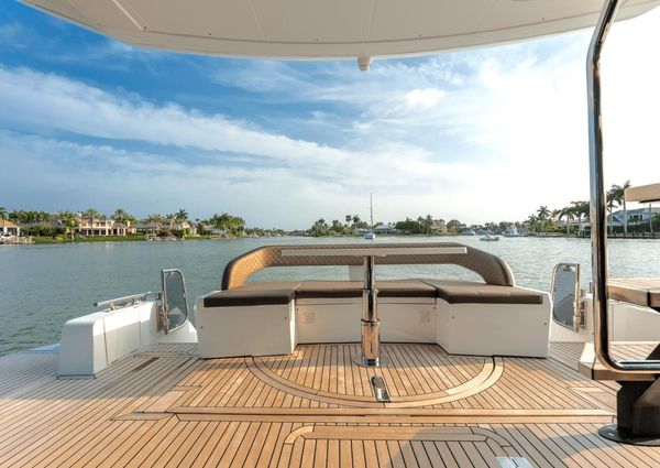 Galeon 500 Fly image