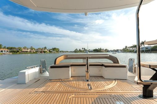 Galeon 500 Fly image