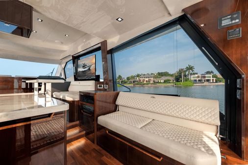 Galeon 500 Fly image