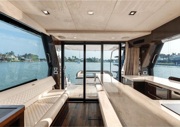 Galeon 500 Fly image