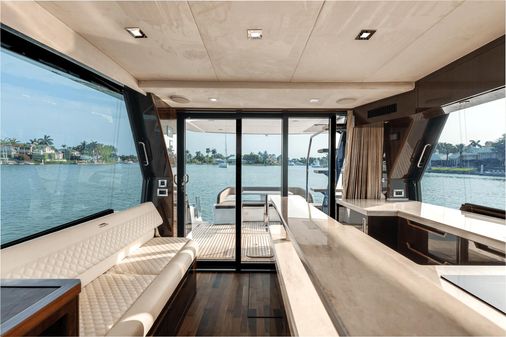 Galeon 500 Fly image