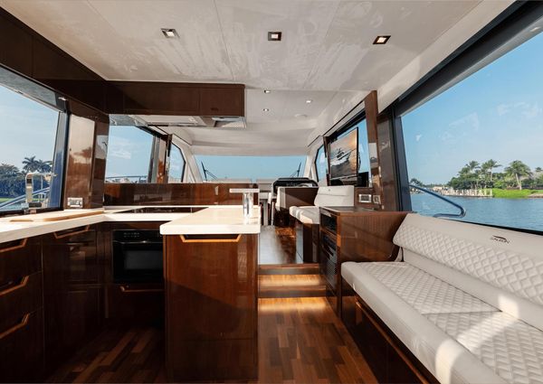 Galeon 500 Fly image