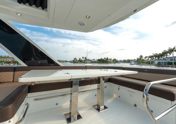 Galeon 500 Fly image