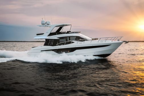 Galeon 500 Fly image