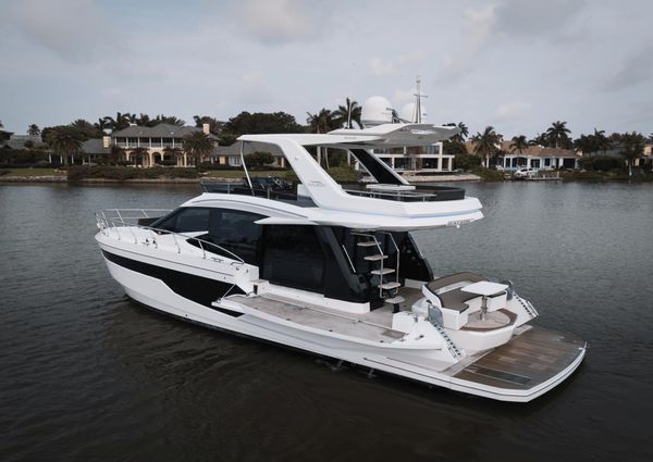 Galeon 500 Fly image