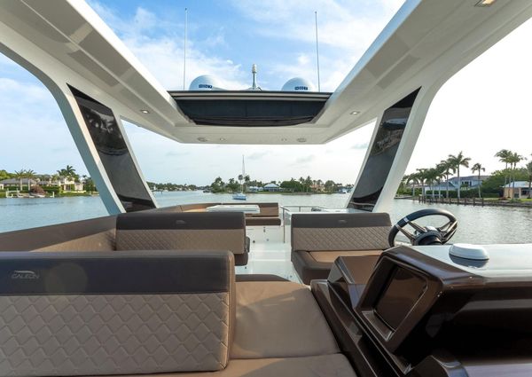 Galeon 500 Fly image